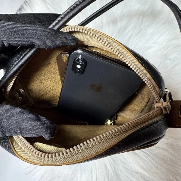 Loewe Black Leather Crossbody Bag with Textured Finish - Picture 13 of 15